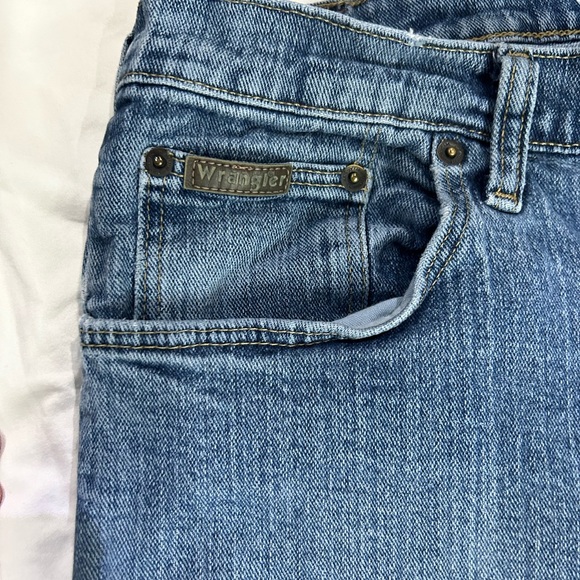 Wrangler Advanced Comfort 36x32 - Picture 4 of 11